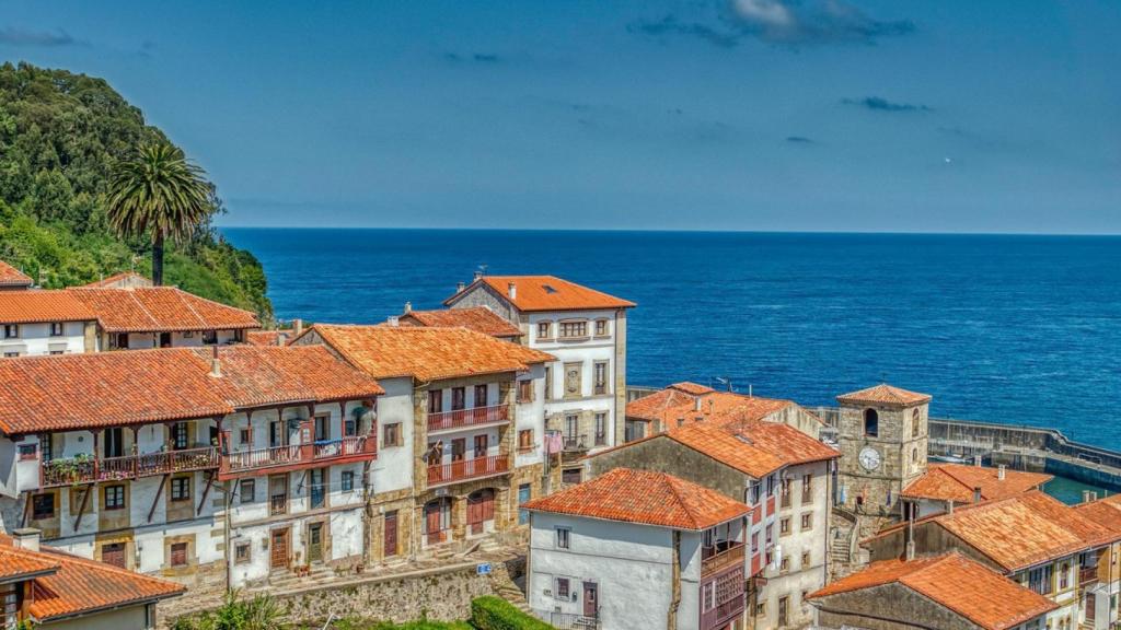 Un pueblo costero del norte de España.