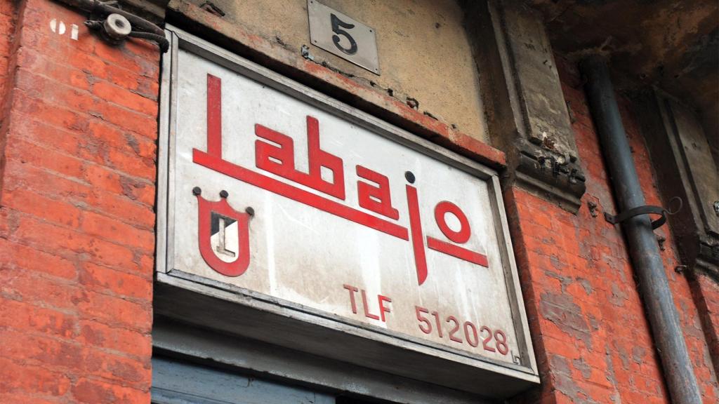 Letrero de la desaparecida Casa Labajo en la calle San Pablo 5