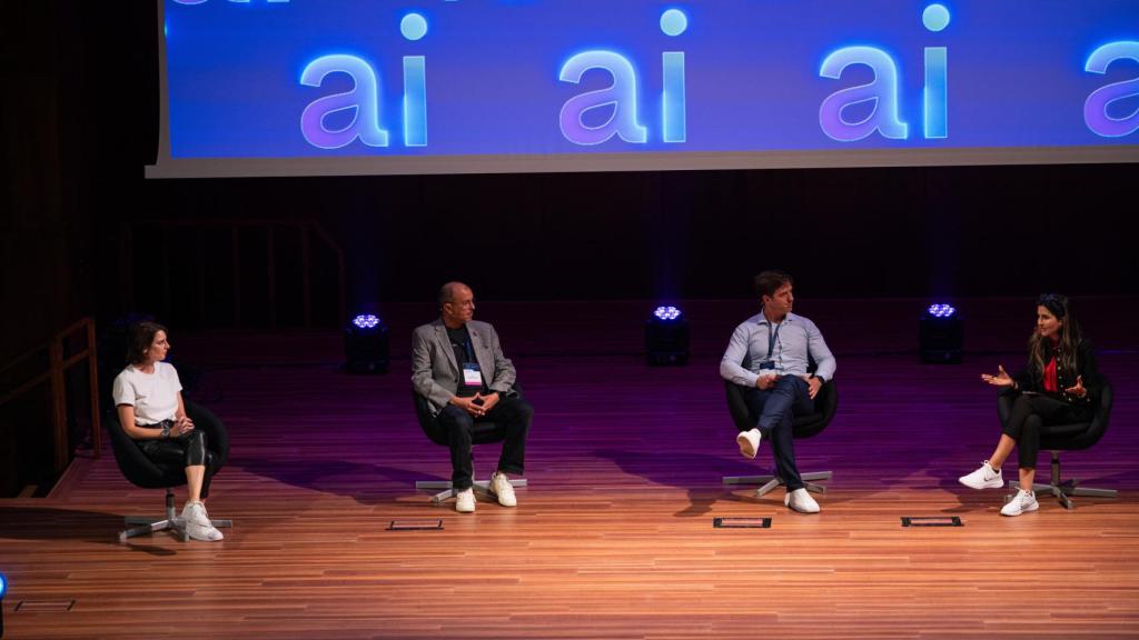 Una mesa redonda del AI Tech Summit.