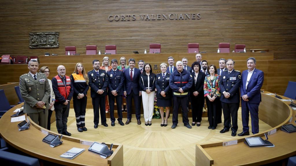 Llanos Massó y Carlos Mazón con los premiados