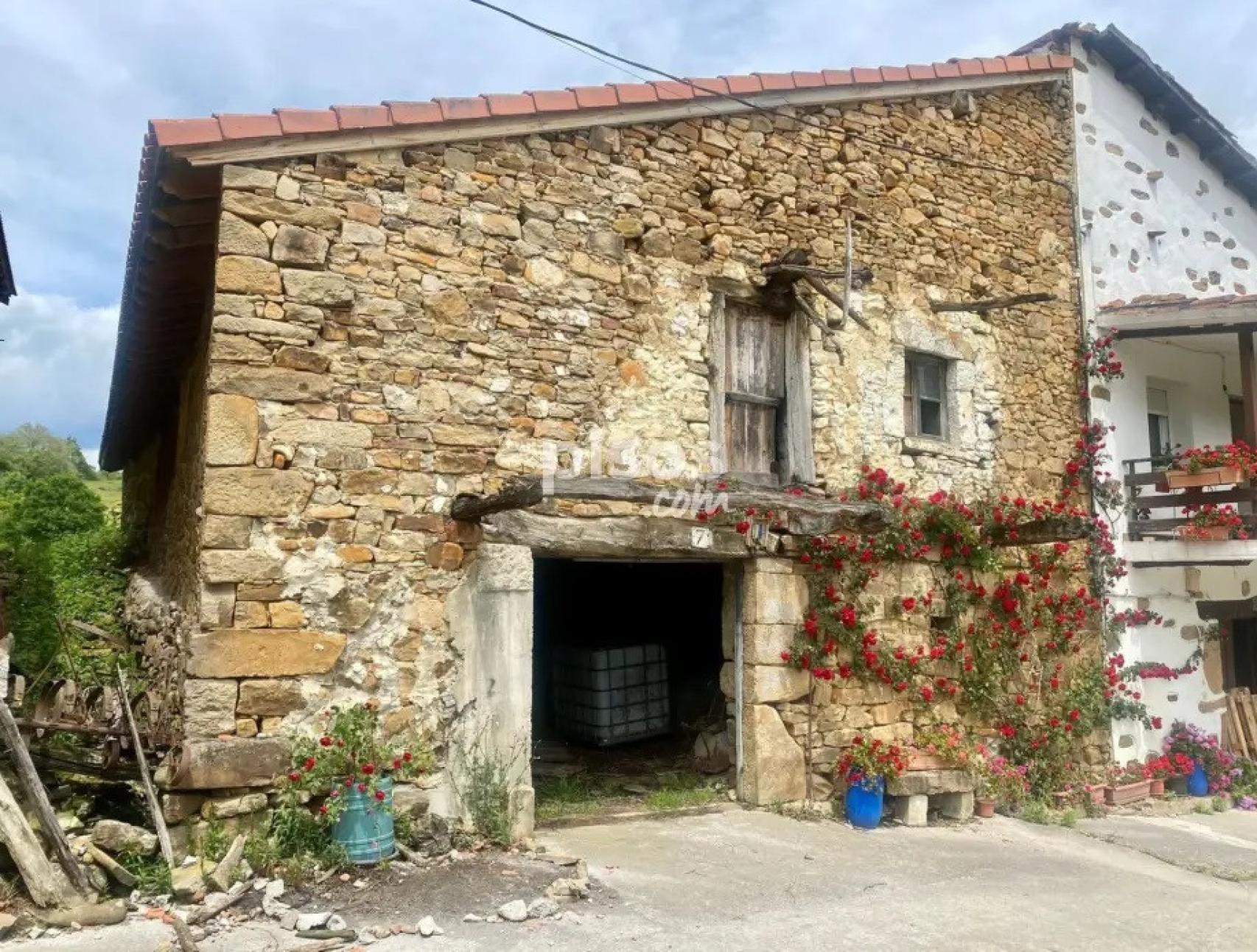Casa en venta en Karrantza por 30.000 euros.