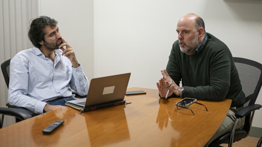 Un momento de la entrevista, celebrada en la redacción de RAC1.