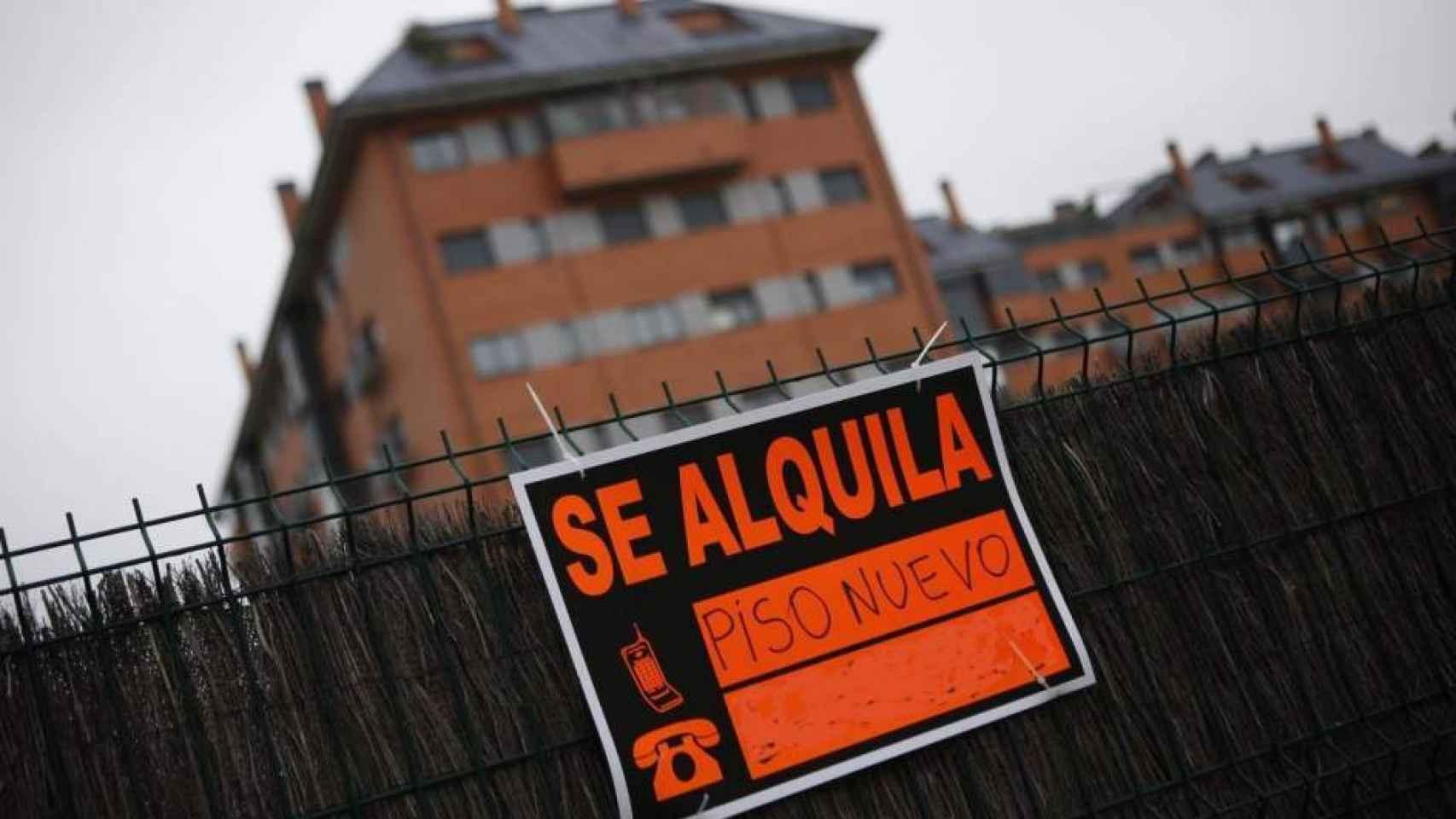 Imagen de archivo de un anuncio de alquiler.