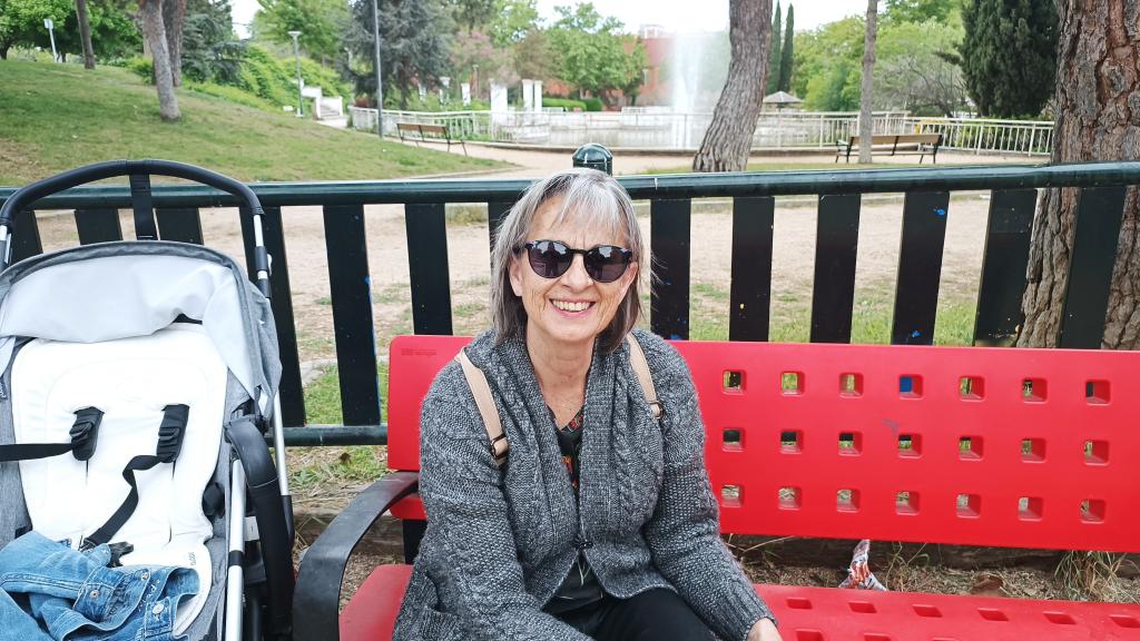 Azucena Lozano, en el Parque del Olivo, en Coslada (Madrid).