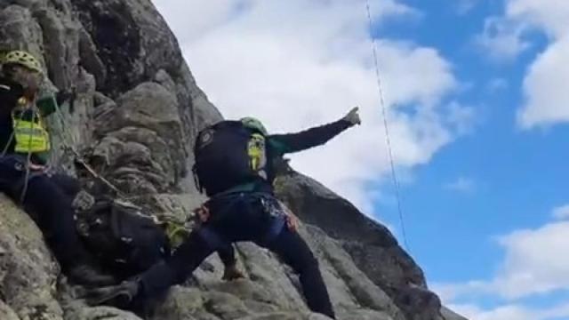 Momento de la recuperación del cuerpo, este jueves.