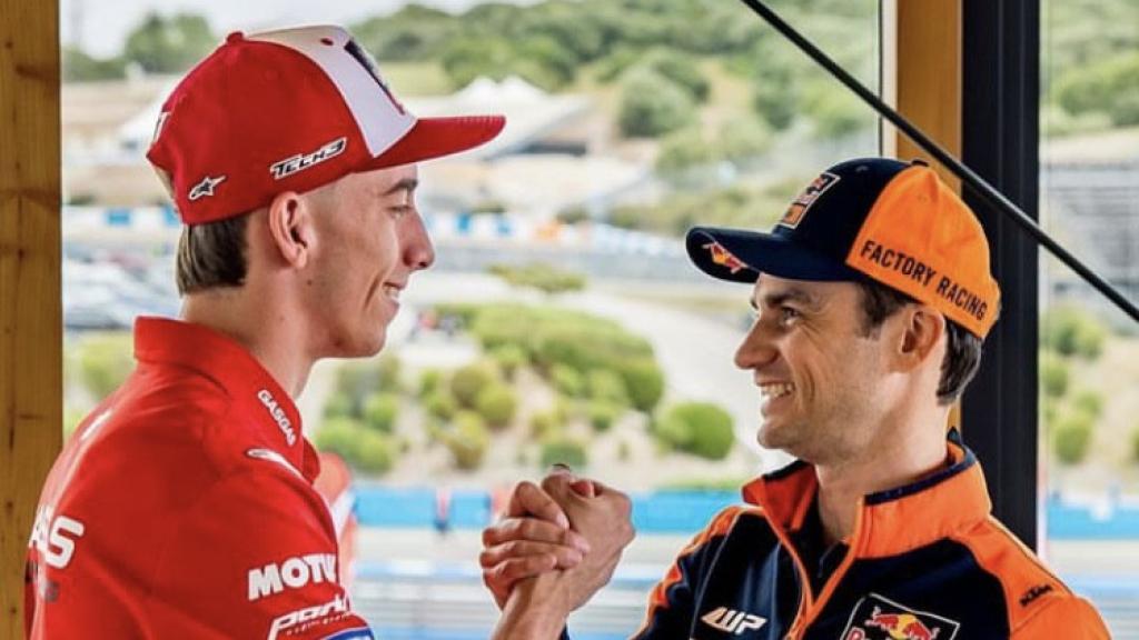 Pedro Acosta y Dani Pedrosa, en el circuito de Jerez-Ángel Nieto.