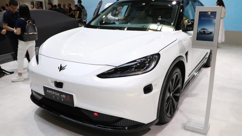 Un coche de Arcfox.