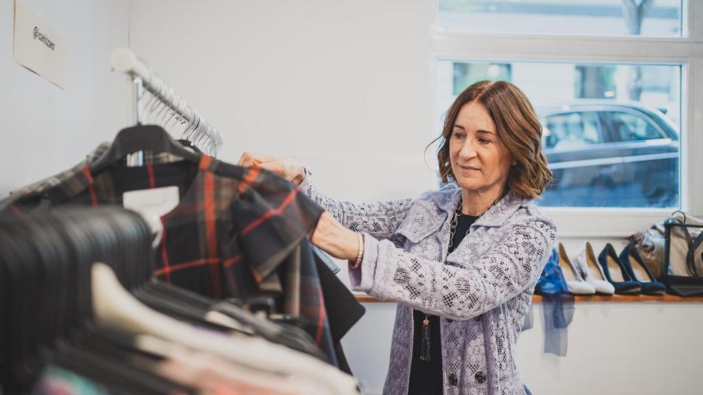 Isabél Sánchez-Lozano en el market con HIBUY