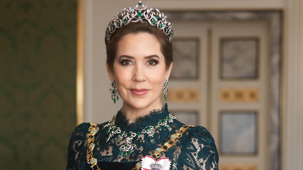 La esposa de Federico X, en un nuevo posado real.