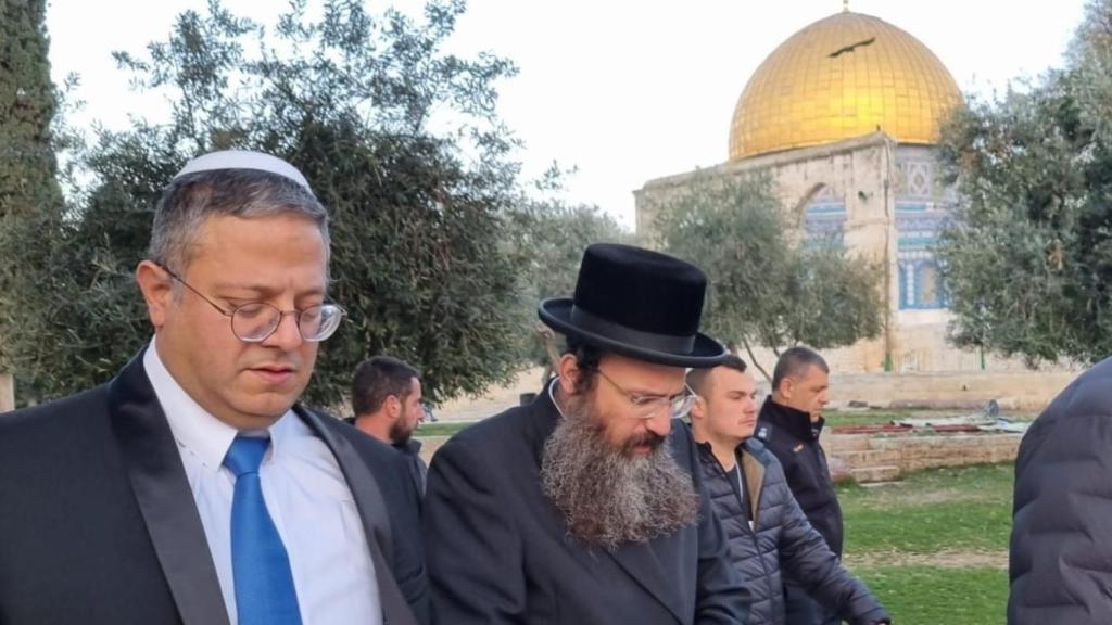 Itamar Ben-Gvir en la explanada de las mezquitas en Jerusalén en 2022.
