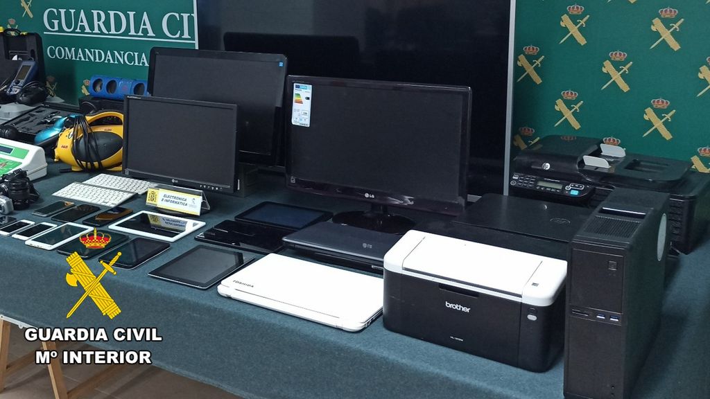 Portátiles, impresoras o teléfonos móviles que robaban y ponían a la venta