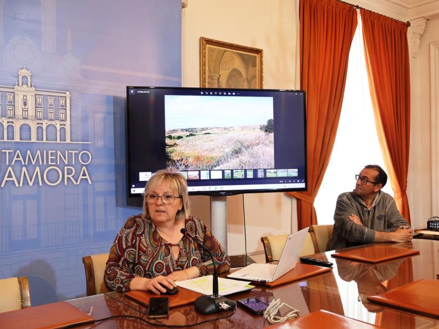La concejal de Fondos Europeos, Urbanismo, Transformación Digital y Prensa, Ana Belén González, presenta la primera actuación iniciada del programa de Renaturaliza