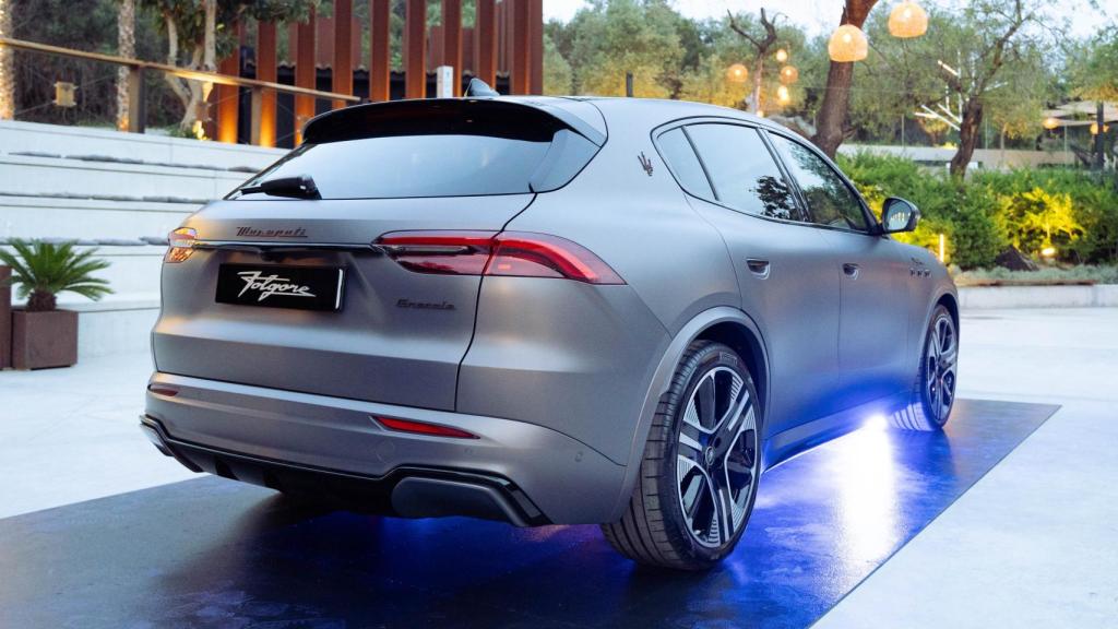 Elegante cuarto trasero del Maserati