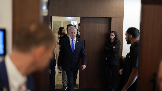 Benjamin Netanyahu antes de reunirse en Jerusalén con la ministra de Exteriores alemana, Annalena Baerbock, el pasado 17 de abril.