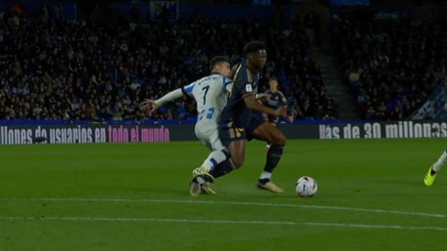 La falta de Barrenetxea a Tchouaméni.