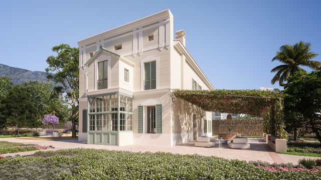 El edificio victoriano en el corazón de Dénia es una de las joyas arquitectónicas restauradas por la promotora inmobiliaria.
