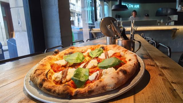 En Alicante ofrecen la mejor pizza napolitana de España.