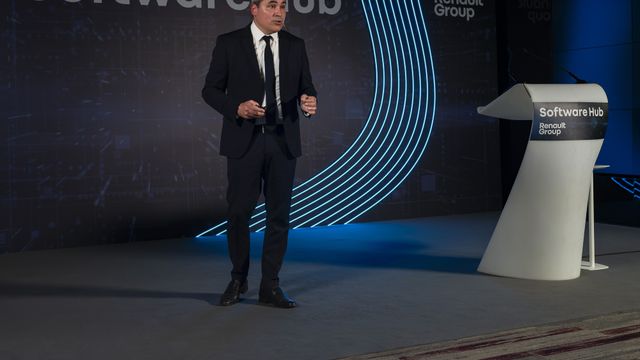Josep María Recasens presenta el nuevo Software Hub de Renault