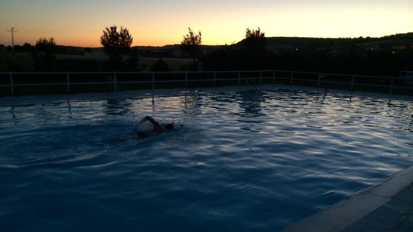 Bar y piscina por 1.000 euros