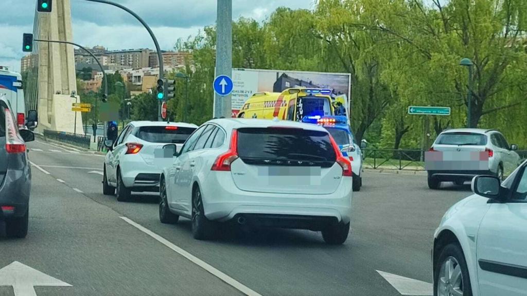 Un accidente en el puente de la Hispanidad provoca retenciones