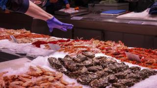 Pescadería en el mercado de Valencia.