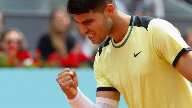 Carlos Alcaraz celebra un punto en el partido contra Shevchenko.