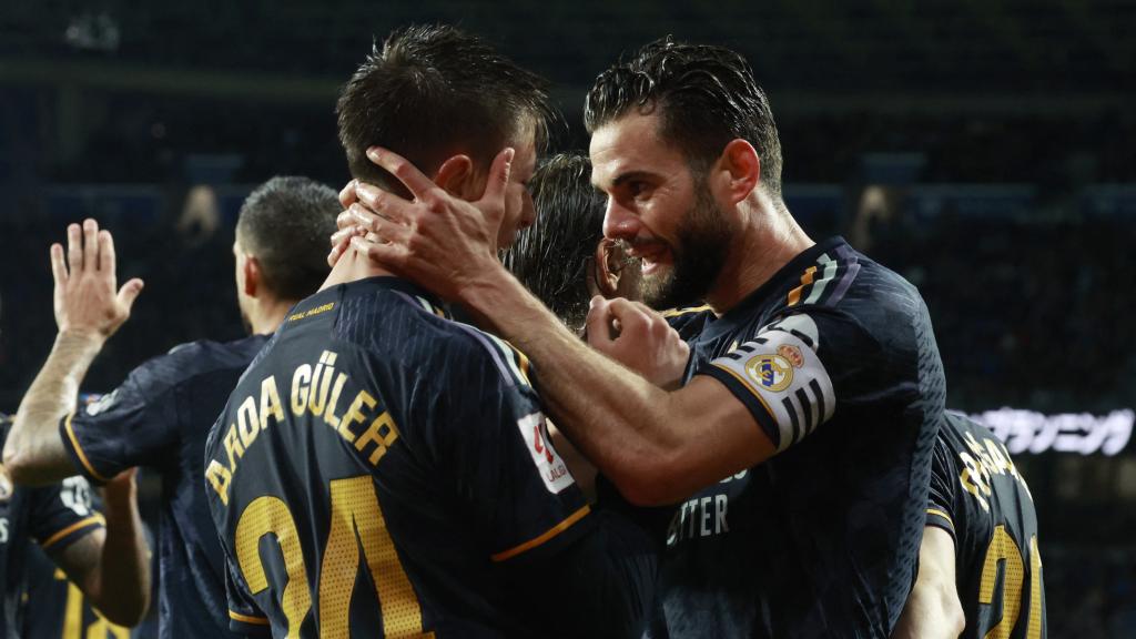 Nacho felicita a Arda Güler.