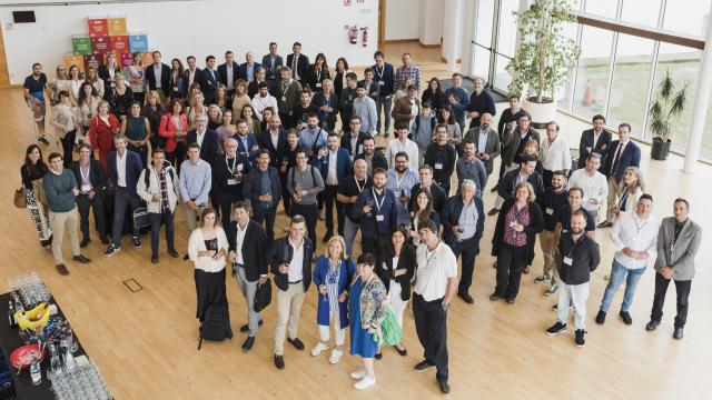 Miembros de la final de BerriUp con miembros de la aceleradora y startups  participantes.
