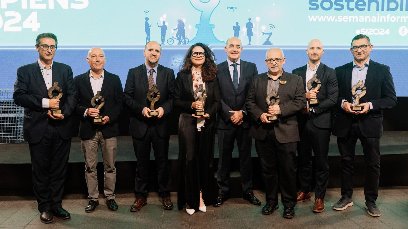 Los premiados, tras la gala celebrada en el edificio Veles e Vents de la Marina de Valencia.