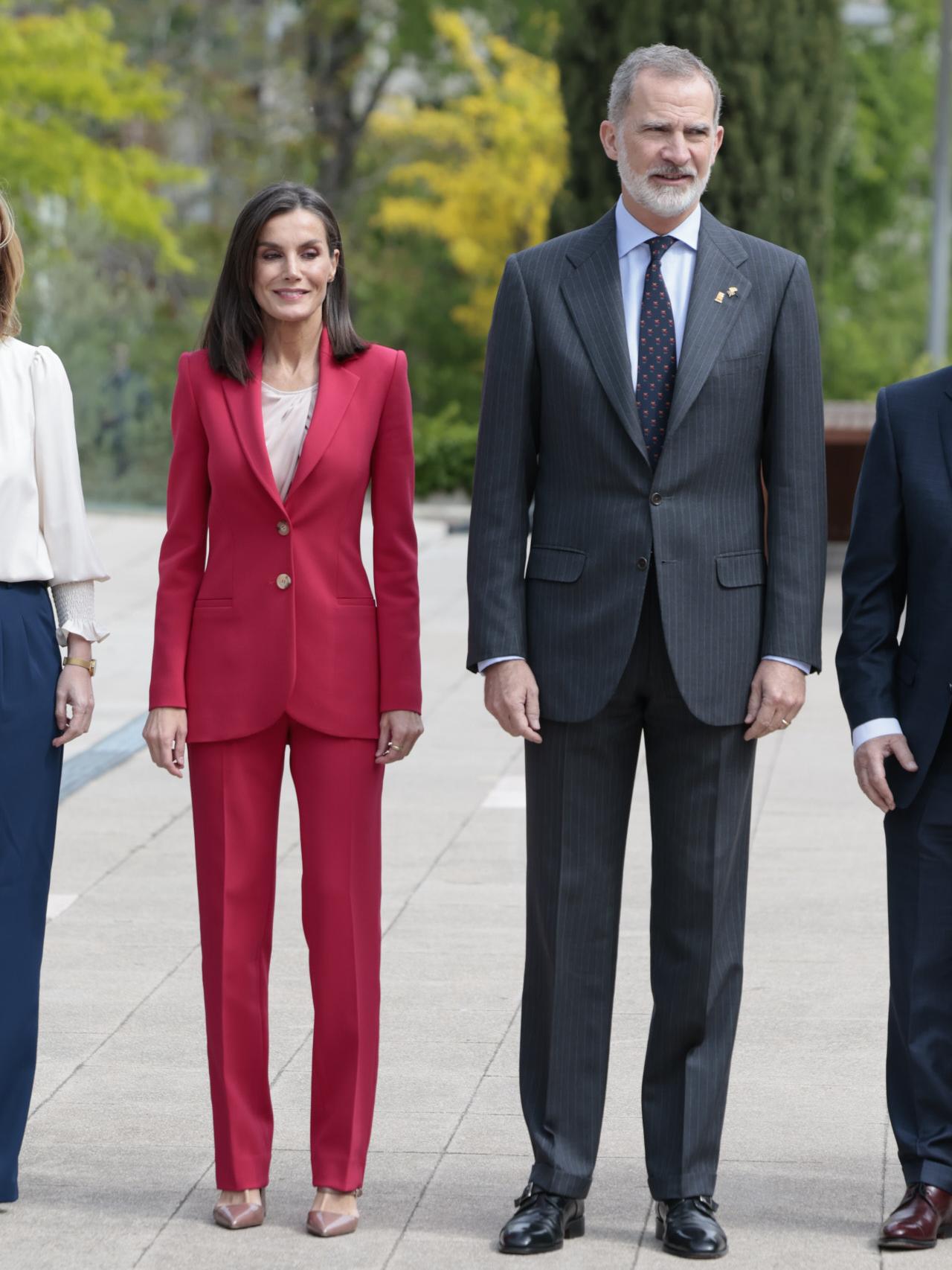 Los Reyes posan en la sede del Comité Olímpico.