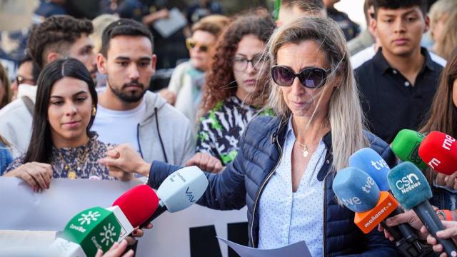 La madre del joven muerto en Palomares, este viernes en Sevilla.