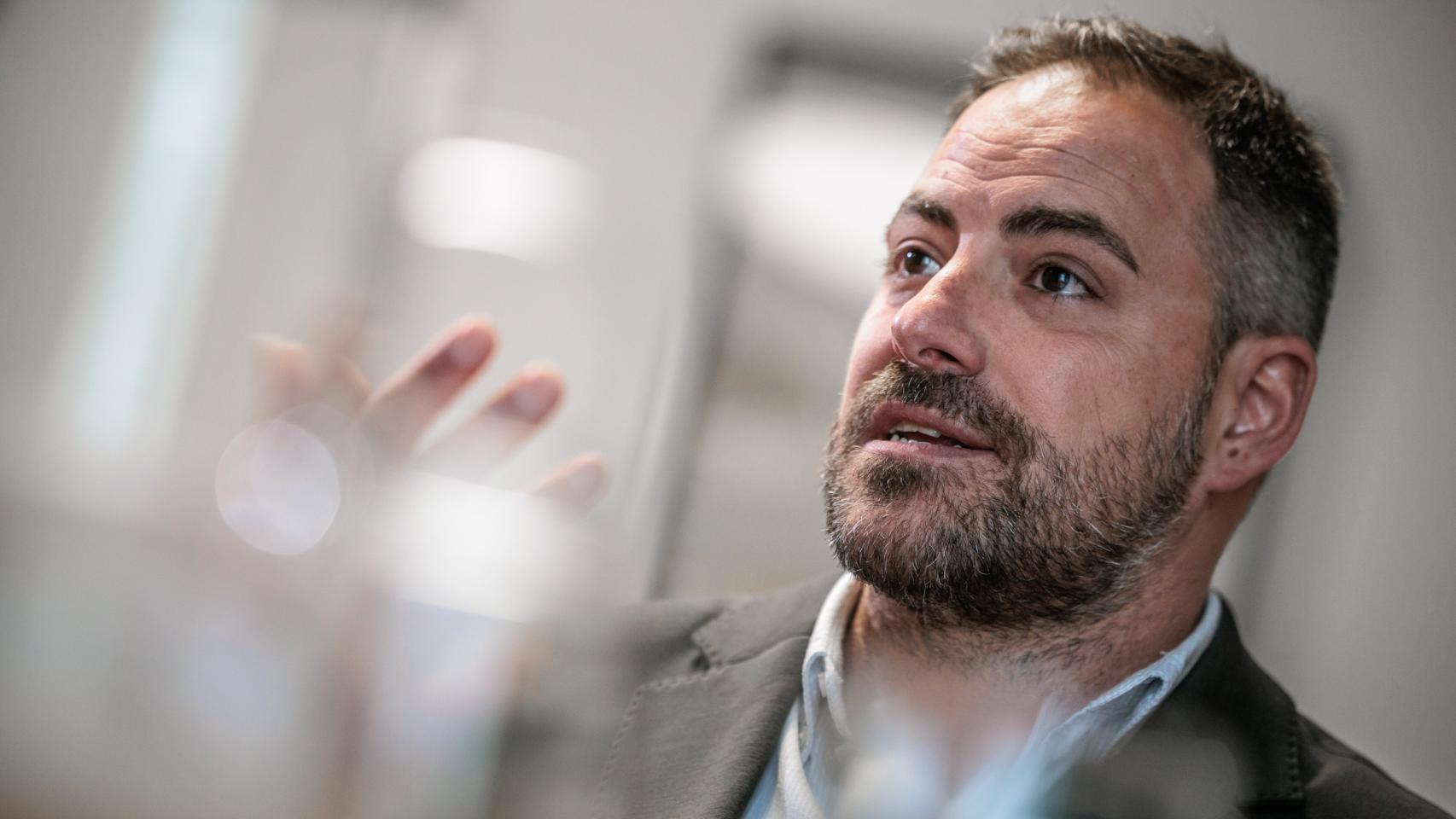 Javier Lorente, durante una entrevista con EL ESPAÑOL