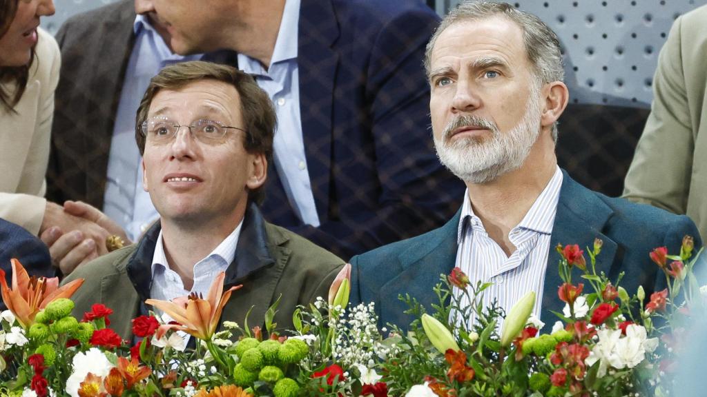 Felipe VI y José Luis Martínez-Almeida, en el partido de Rafa Nadal.
