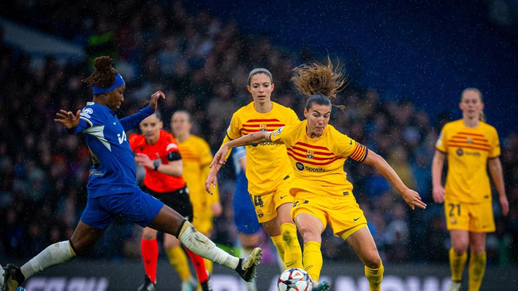 Un lance del encuentro entre el Chelsea y el Barça.