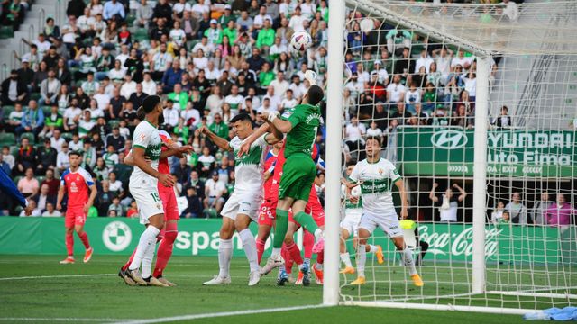 Elche y Espanyol empatan este sábado en el Martínez Valero.