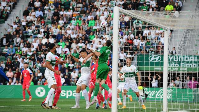 Elche y Espanyol empatan este sábado en el Martínez Valero.