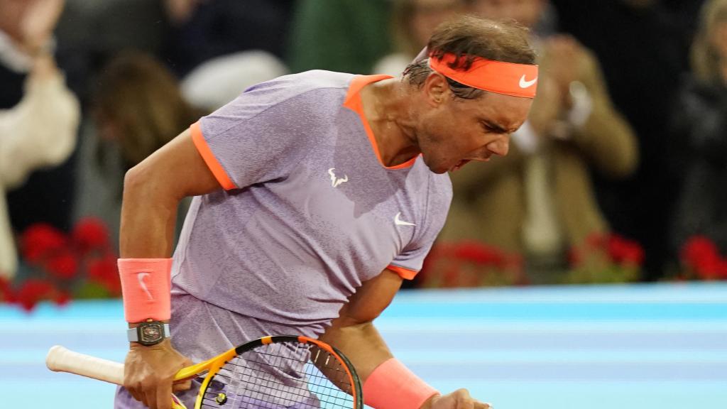 Nadal celebra el primer set ante De Miñaur.