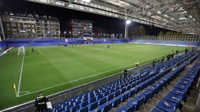 Estadio Nacional de Andorra, el más pequeño del fútbol profesional español.