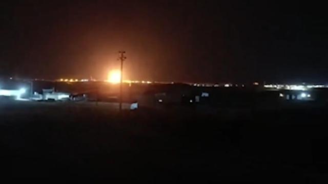 El depósito de gas de Khor Mor tras el ataque con un dron de este viernes.