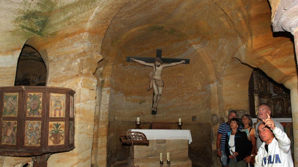 Iglesia rupestre de Santos Justo y Pastor en Olleros de Pisuerga(Palencia)