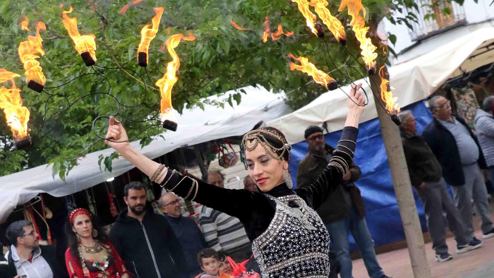 El pueblo de Guadalajara que ha retrocedido ocho siglos magos, bailarinas, caballeros y mercaderes