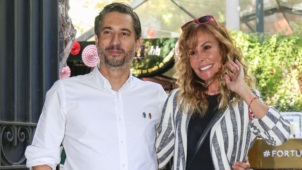 Lara Dibildos y Cándido Conde-Pumpido en una fotografía tomada en Madrid, en septiembre de 2023.