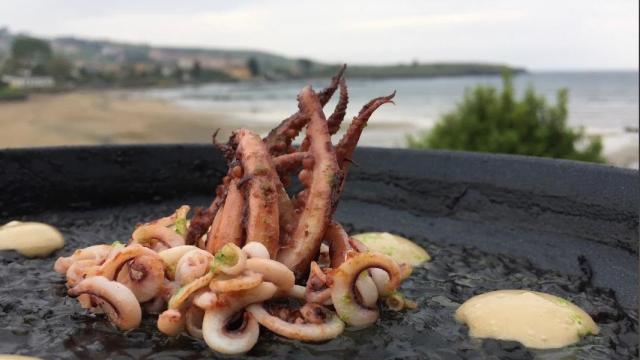 Arroz negro de la arrocería Mi Candelita.