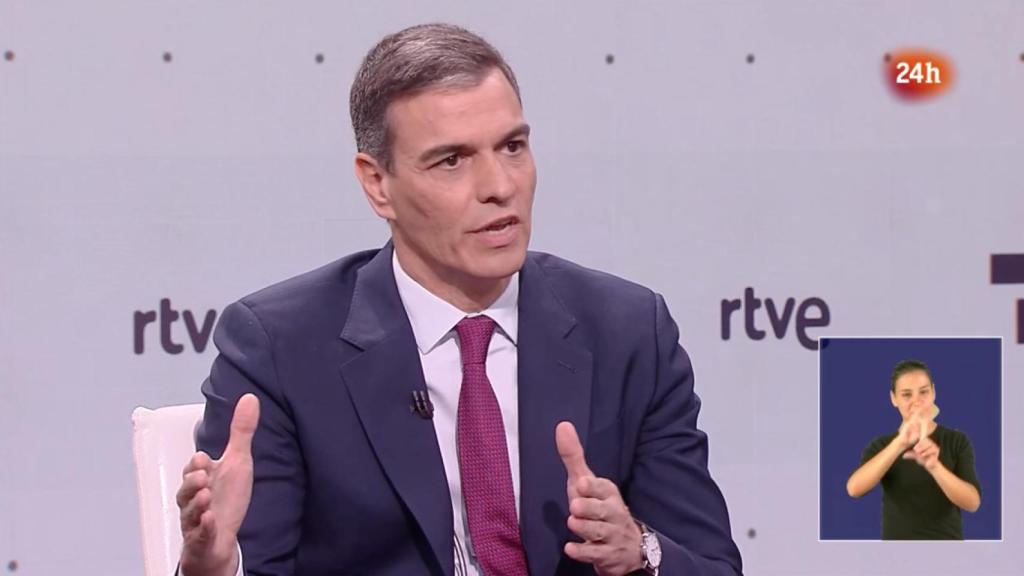 El presidente del Gobierno, Pedro Sánchez, durante la entrevista que ha concedido a TVE.