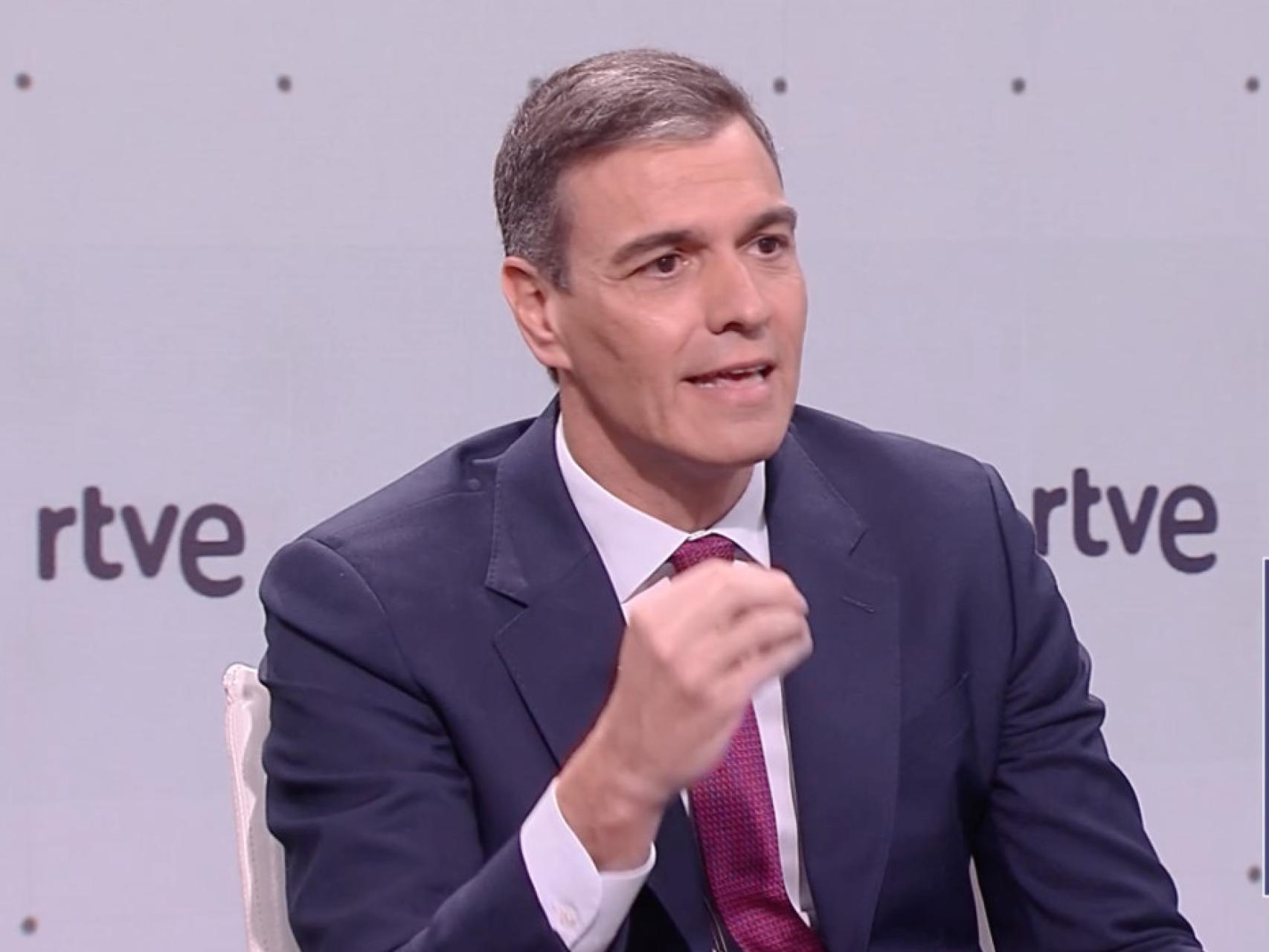 El presidente del Gobierno, Pedro Sánchez, durante la entrevista que ha concedido a TVE.