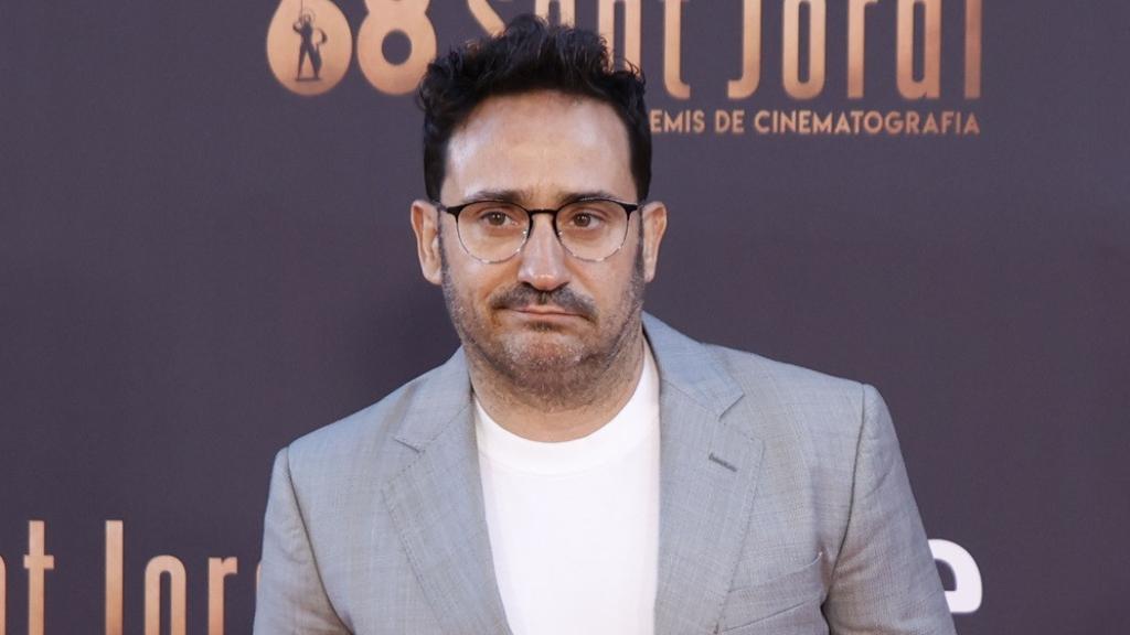 Juan Antonio Bayona posa durante el photocall de la 68ª edición de los premios RNE Sant Jordi de Cinematografía, a 24 de abril de 2024. Foto: Kike Rincón / Europa Press