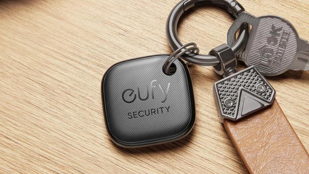 Etiquetas de geolocalización de eufy en un llavero
