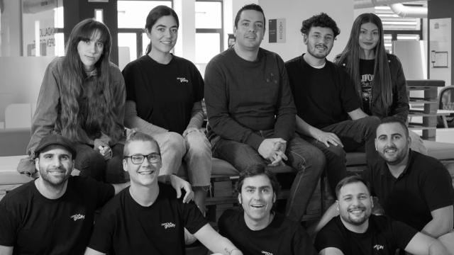 Una imagen de equipo de Unknown Gravity.