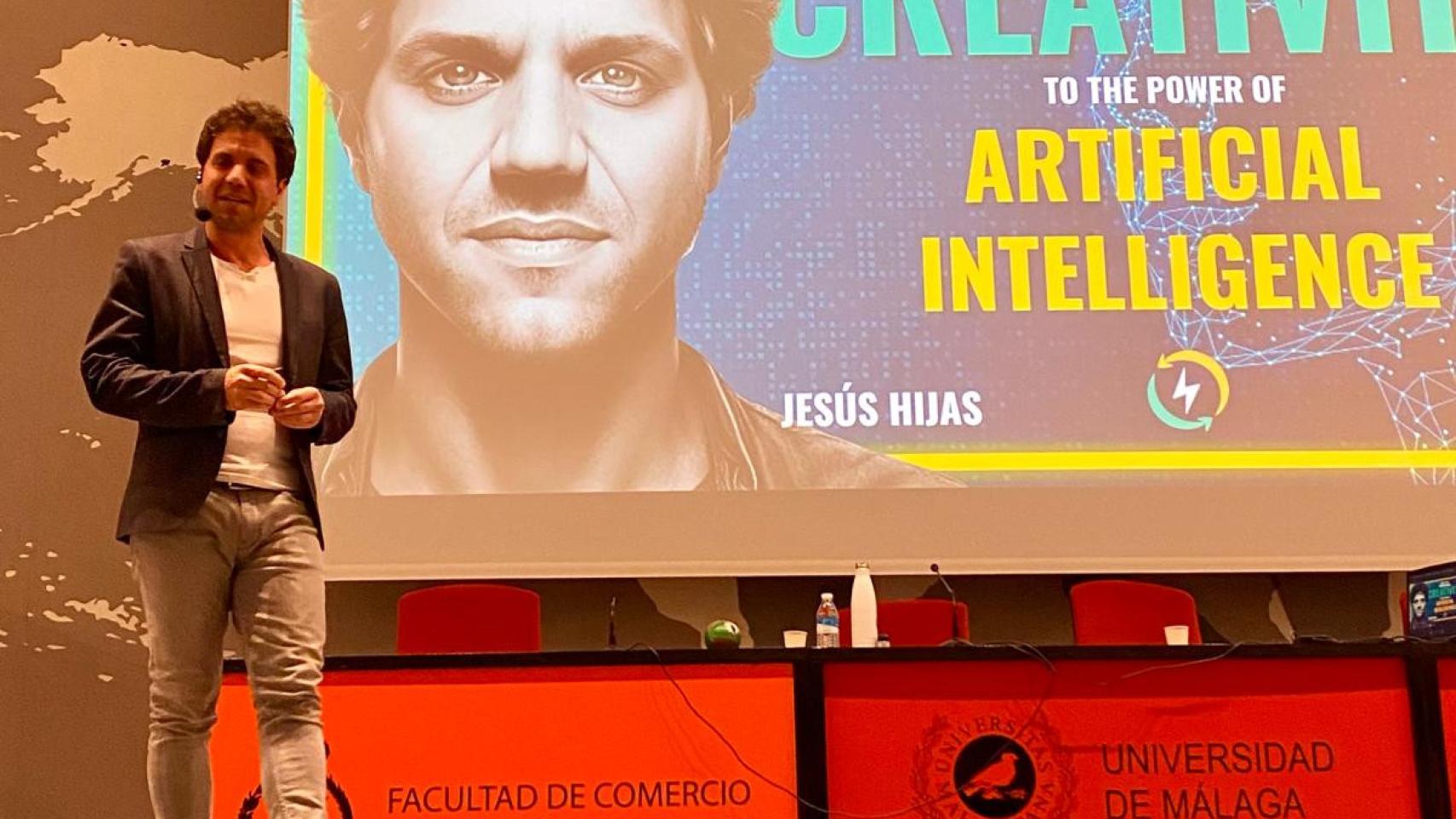Un momento de la charla de Jesús Hijas.