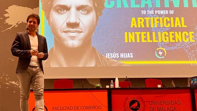 Un momento de la charla de Jesús Hijas.